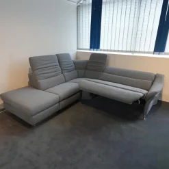 Ecksofa 1924 Stoff 24 Q2 Fashio Magma Grau Fuß Edelstahloptik