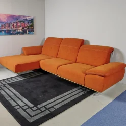 Ecksofa 4300 Stoff Vincent Soft Terra Orange Sichtrahmen Wildeiche Geölt Fuß Metallkufe Edelstahlfarbig Mit Hocker