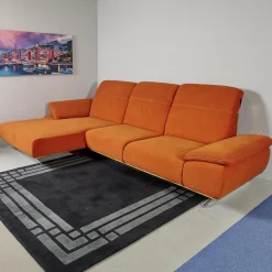 Ecksofa 4300 Stoff Vincent Soft Terra Orange Sichtrahmen Wildeiche Geölt Fuß Metallkufe Edelstahlfarbig Mit Hocker