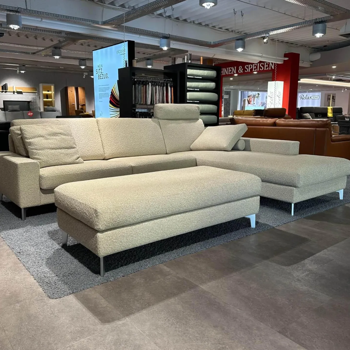 Ecksofa 05550003 XC Stoff 19 Serra 2041 02 Beige Grau Metallfuß 57 Matt Chrom