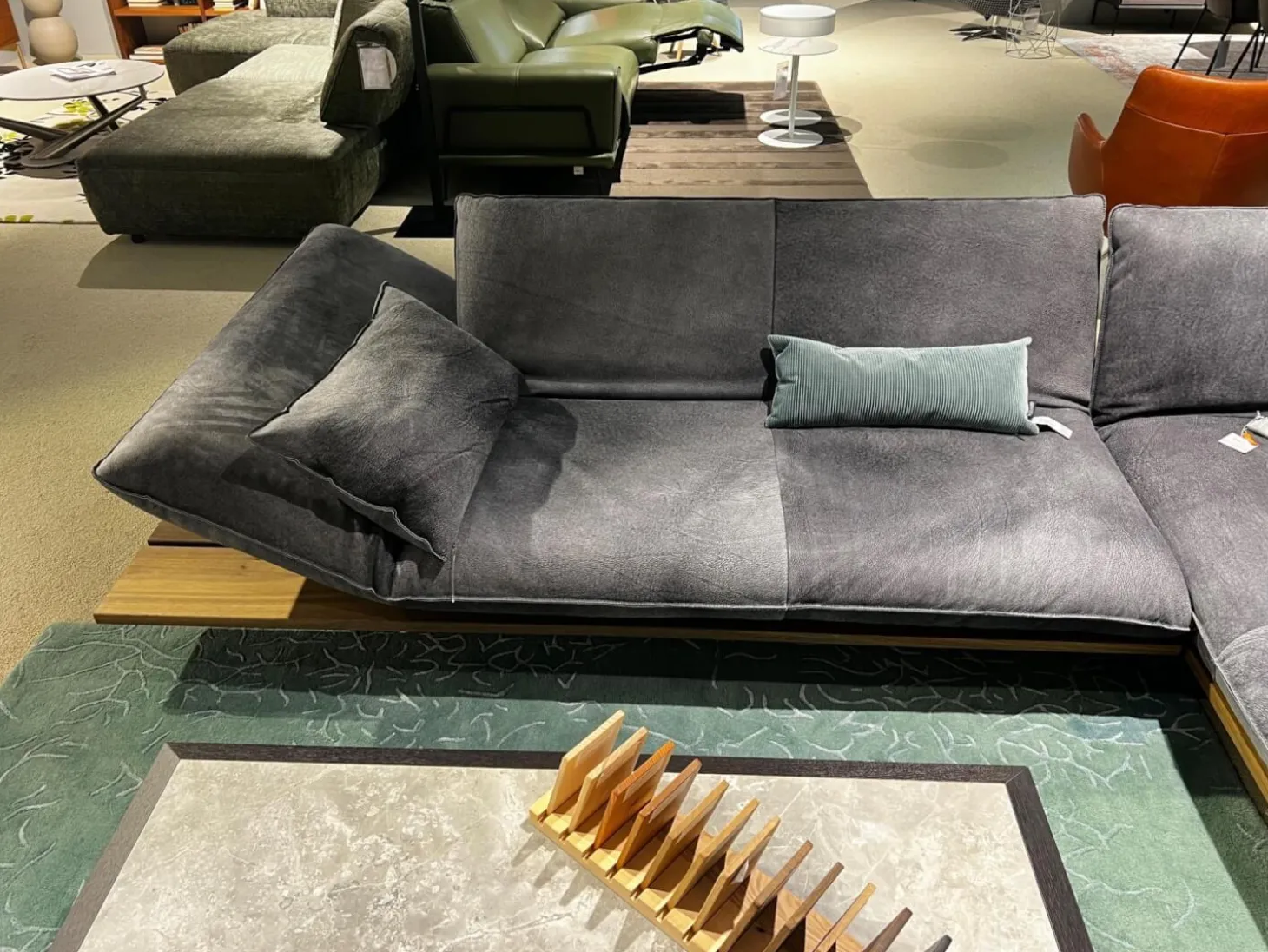 Ecksofa Akito Leder Crazy Nubuk 2510 73 Graphit Grau Plateau Räuchereiche Winkelfuß Stahl Schwarz Matt