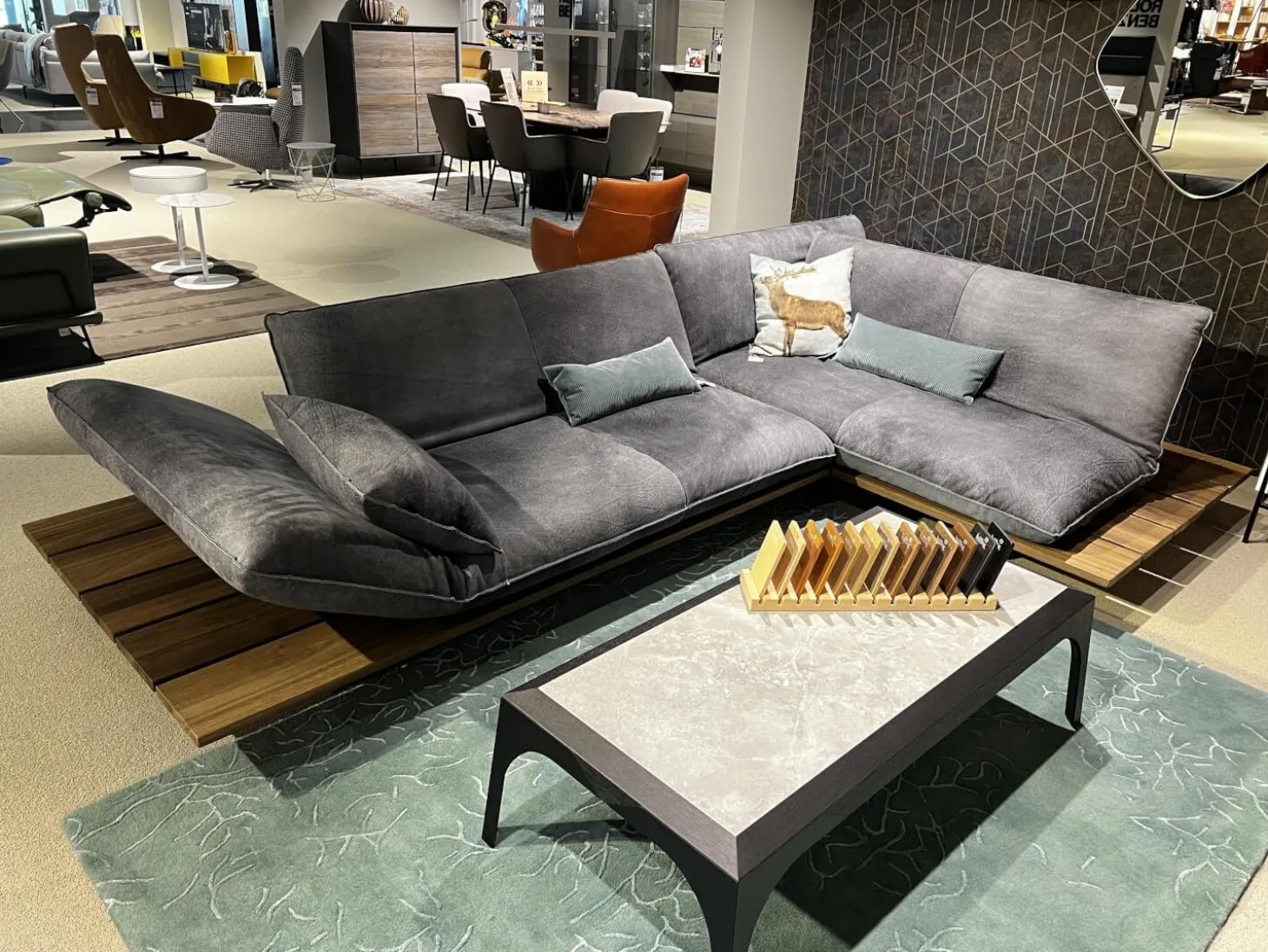 Ecksofa Akito Leder Crazy Nubuk 2510 73 Graphit Grau Plateau Räuchereiche Winkelfuß Stahl Schwarz Matt