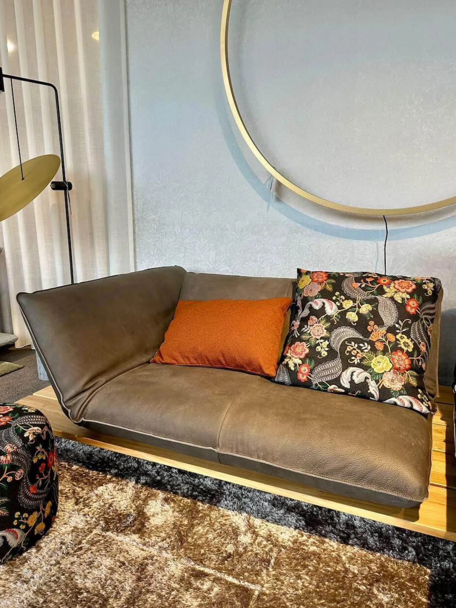 Ecksofa Akito Leder Rhino Elefant 2399 63 Braun Grau Plattform Wildeiche Füße Stahl Schwarz Pulverbeschichtet