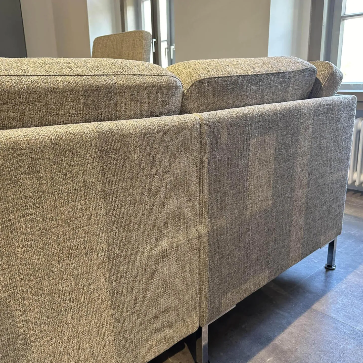 Ecksofa Alba Bezug Stoff 2480 45 Grau Abziehbar Winkelfuß Verchromt Glänzend Mit Klappbarem Armteil