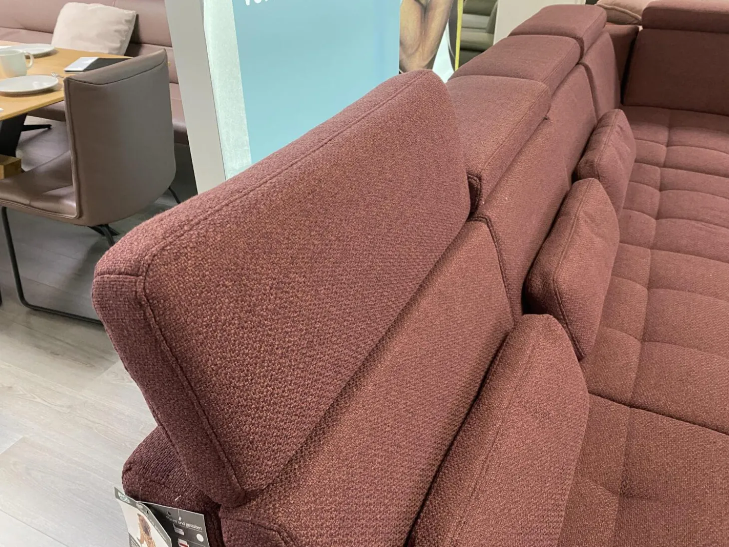 Ecksofa Alicante Stoff Portofino Bordeaux Rot Füße Metall Chrom Mit Schlaffunktion Und Nierenkissen