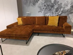 Ecksofa Amber Stoff 44 0050 Orange Füße Verchromt mit 5 Kissen