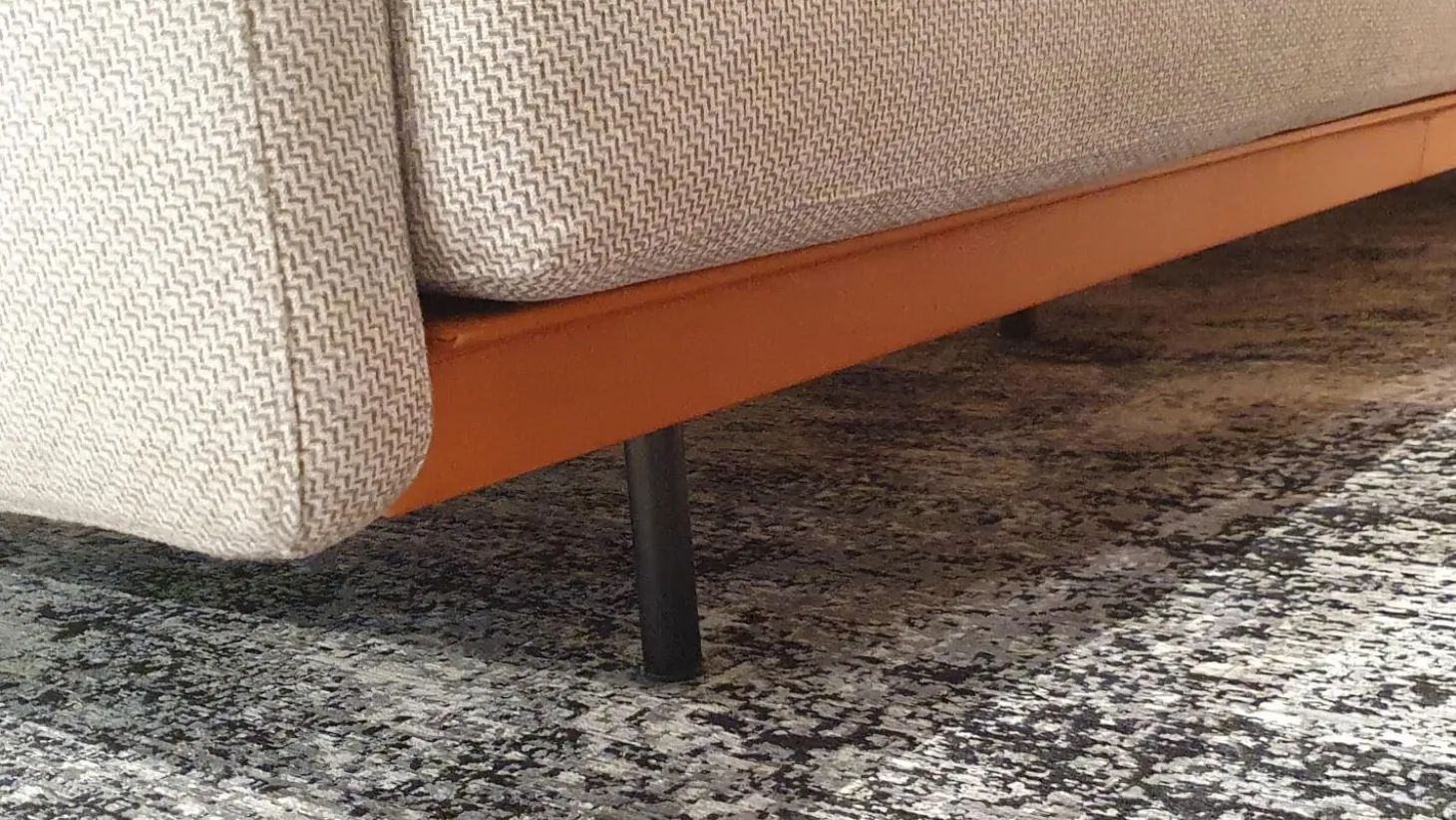 Ecksofa Arloth High Bezug Stoff Plaza 003 Beige Grau Gestell Leder Braun Orange Füße Schwarz Metall Inklusive Poufs Und Couchtische