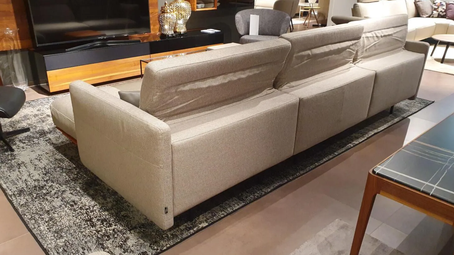 Ecksofa Arloth High Bezug Stoff Plaza 003 Beige Grau Gestell Leder Braun Orange Füße Schwarz Metall Inklusive Poufs Und Couchtische