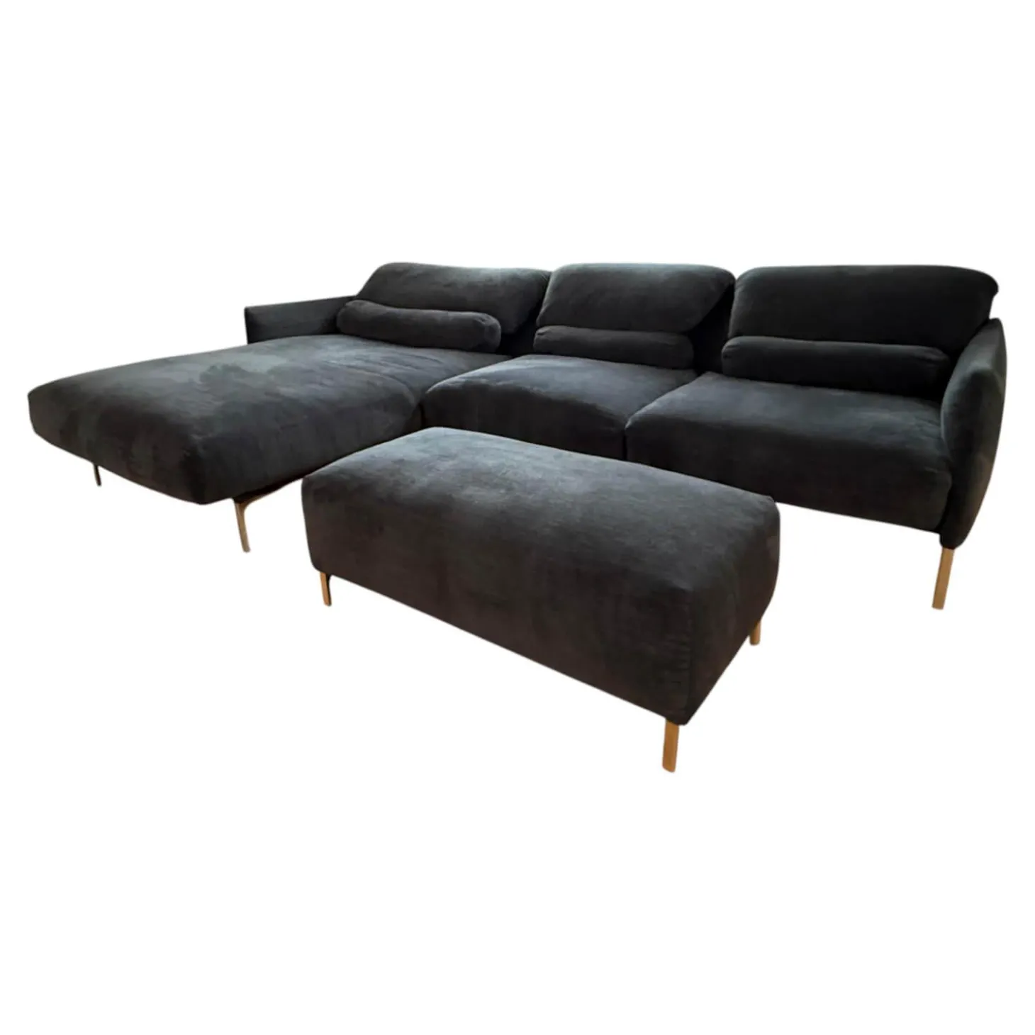 Ecksofa Avalanche Stoff 8145 Dunkelgrau mit 3 Lendenrollen und einem Hocker