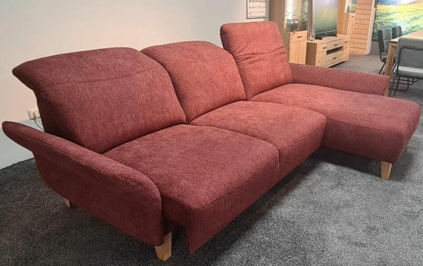 Ecksofa BelAmi Stoff Lugo 31 Marsala Rot Füße Eiche Geölt