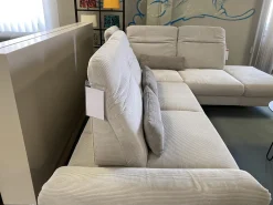 Ecksofa Breda Cord Stoff Rebbit Silver Silber Füße Schwarz Matt Inklusive Verstellungen Und Nierenkissen