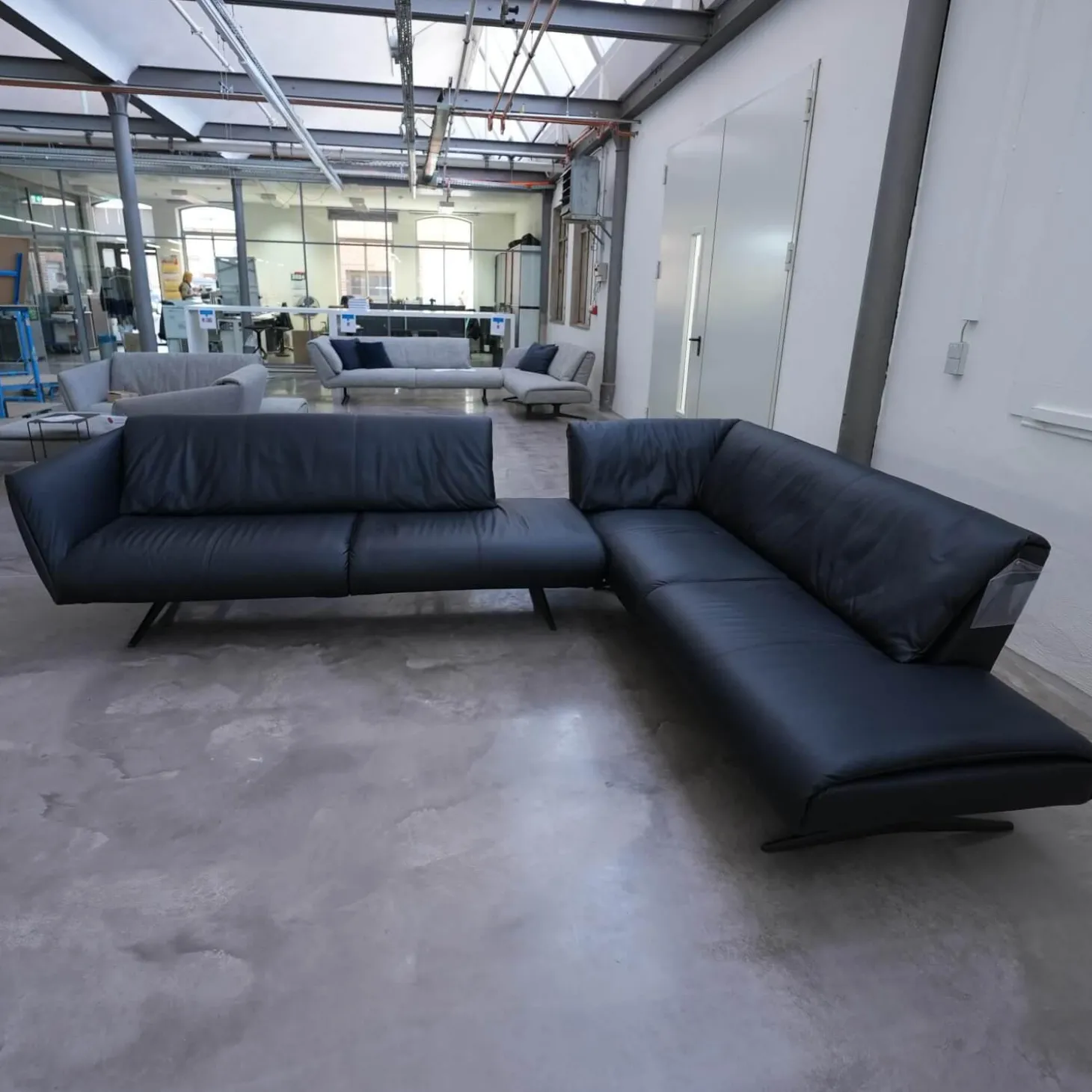 Ecksofa Bundle 630 Bezug Leder Ascot Black Metallgestell Schwarz