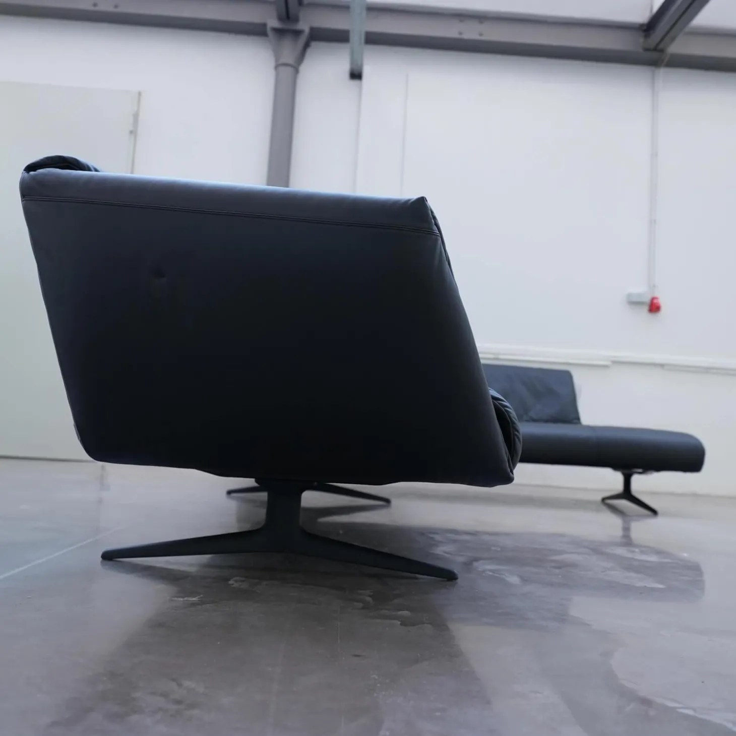 Ecksofa Bundle 630 Bezug Leder Ascot Black Metallgestell Schwarz