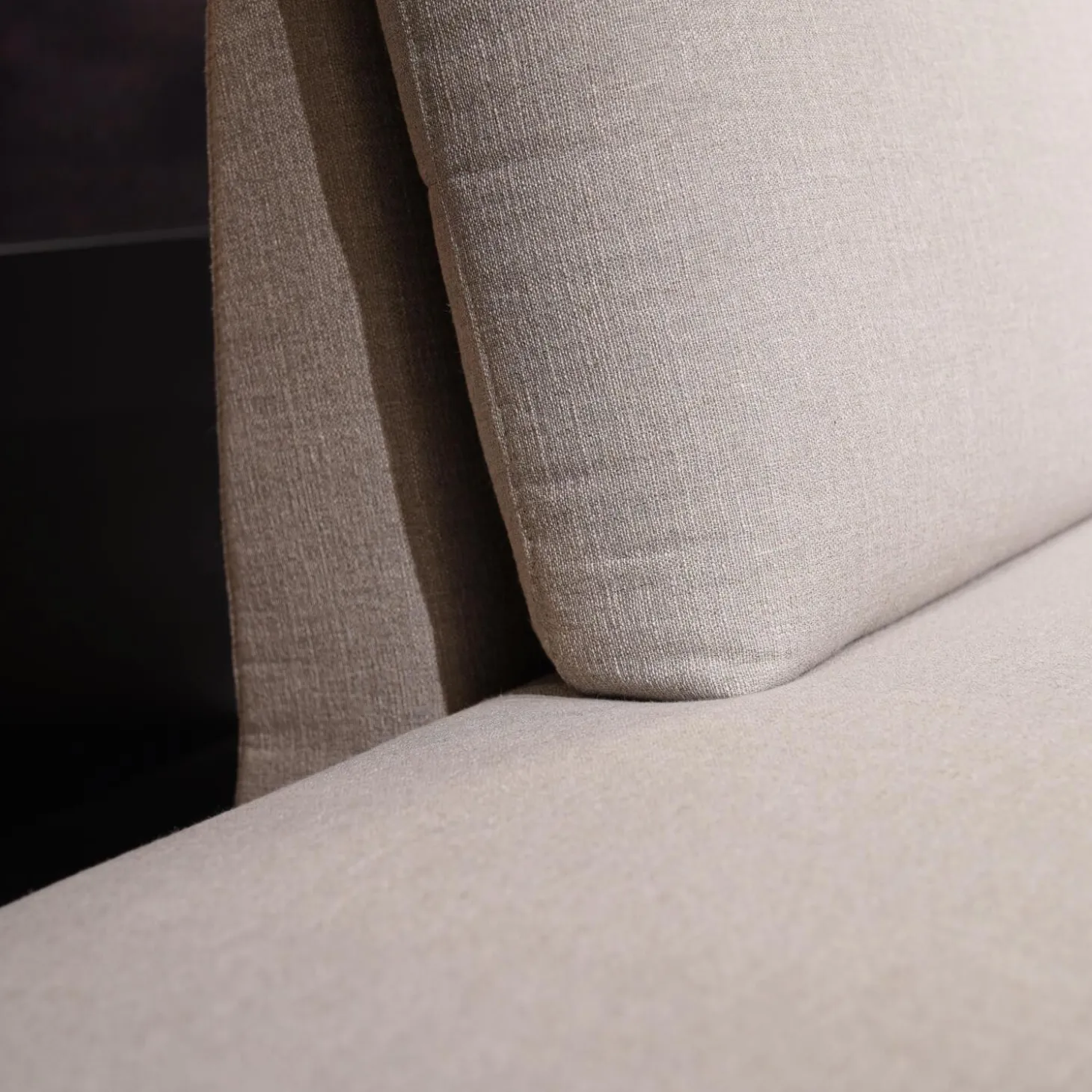 Ecksofa Cara Bezug Stoff 14.162 Steingrau Fuß Kufe Stahl Schwarz Ablage Eiche Furniert Mit Verstellbarem Rücken