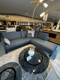 Ecksofa Cara Stoff 14 167 Azurblau Blau Grau Füße Schwarz Inklusive Kopfstützbügel Und Kissen