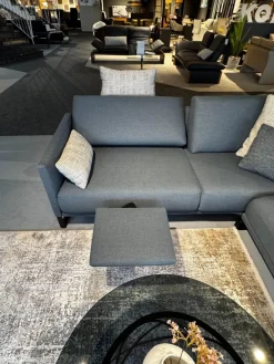 Ecksofa Cara Stoff 14 167 Azurblau Blau Grau Füße Schwarz Inklusive Kopfstützbügel Und Kissen