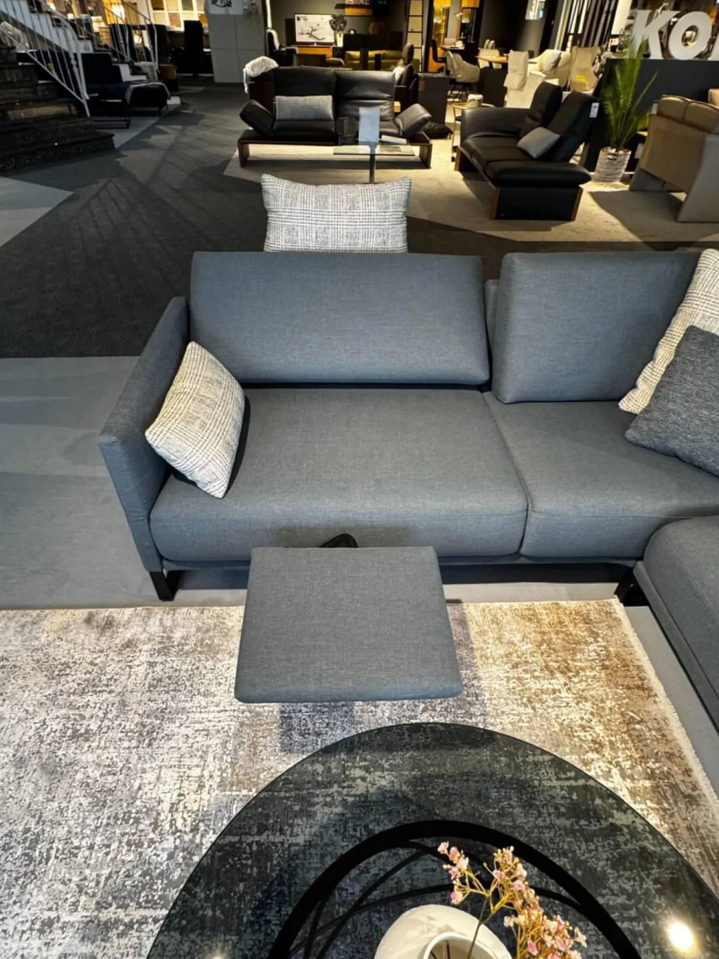 Ecksofa Cara Stoff 14 167 Azurblau Blau Grau Füße Schwarz Inklusive Kopfstützbügel Und Kissen