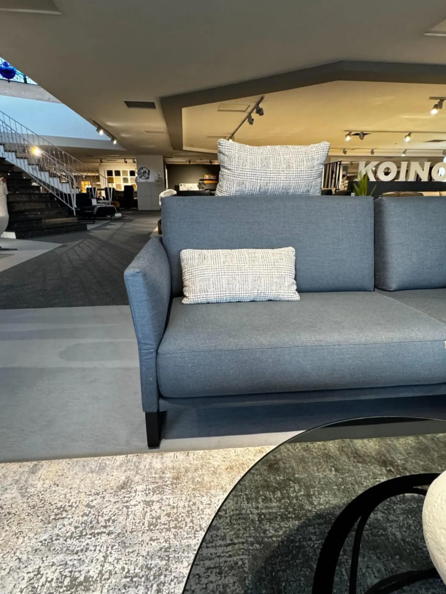 Ecksofa Cara Stoff 14 167 Azurblau Blau Grau Füße Schwarz Inklusive Kopfstützbügel Und Kissen