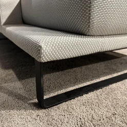 Ecksofa Cara Stoff 22.309 Achalgrau Gestell Kufe In Stahl Schwarz Mit Niedrigem Rückenkissen