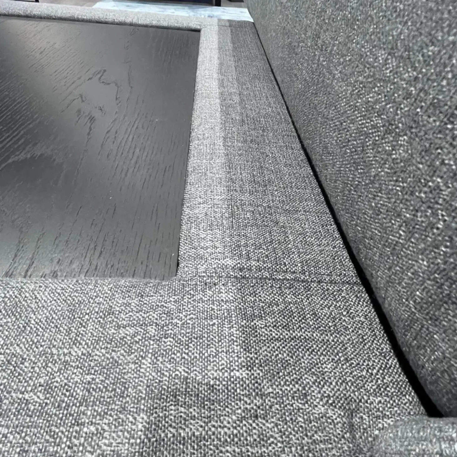 Ecksofa Cara Stoff 14.164 Mittel Eisengrau Stoff 22.202 Hell Staubgrau Füße Schwarz