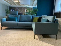 Ecksofa Cara Stoff 20.253 Ozeanblau Füße Umbragrau mit Kissen