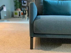 Ecksofa Cara Stoff 20.253 Ozeanblau Füße Umbragrau mit Kissen