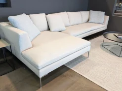 Ecksofa Charles Stoff Lodi Natur Creme Füße Chrom mit 8 Kissen