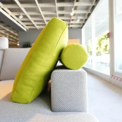 Ecksofa Classic 500 Stoff Sugar 2010 80 Grau Metallfüße Hochglanz Inklusive Hocker Und Kissen