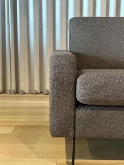 Ecksofa Conseta Stoff 8209 Marone Grau Braun Schmalfuß Metall Schwarz Inklusive Nackenstütze