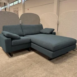 Ecksofa Conseta Stoff 8195 Petrol Blau Gestell Metallkufen Schwarzbraun