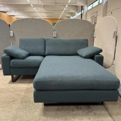 Ecksofa Conseta Stoff 8195 Petrol Blau Gestell Metallkufen Schwarzbraun