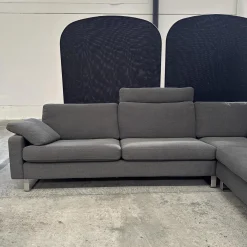 Ecksofa Conseta Stoff 8078 Tabak Anthrazit Metallkufe F04 Stahl Feinstruktur Mit Kopfstütze
