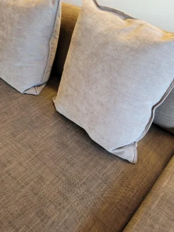 Ecksofa Exclusif Stoff Bari Brun Grau Füße Kunststoff Schwarz Inklusive 3 Kissen