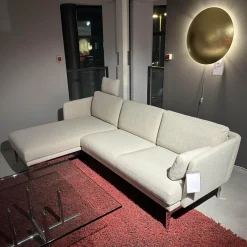 Ecksofa Frame Stoff Danio Sand Creme Flachstahlfuß Chrom Glänzend Mit Klappbaren Armlehnen