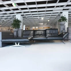 Ecksofa Francis Leder C Classic Crow Schwarz Metallkufe Nickel Satiniert Edelstahloptik