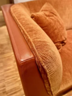 Ecksofa Frej Stoff Chenille Und Echtleder Cognac Orange Braun Winkelfüße Metall Schwarz