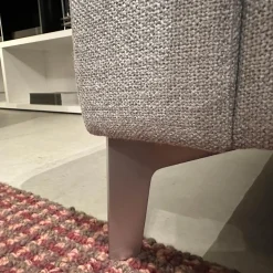 Ecksofa GA400 Stoff Ruig Lichtgrau 2026 09 Grau Metallfuß Matt Verchromt Mit Hocker Und Kissen