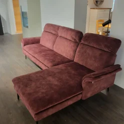 Ecksofa Garbo Stoff VZP Bordeaux Rot Metallkufe Schwarz Matt Mit Manuelle Kopfteilverstellung