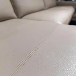 Ecksofa Ginerva Longchair Dickleder 4/80 105 Greige Kiowa Mit Motorischer Relaxfunktion