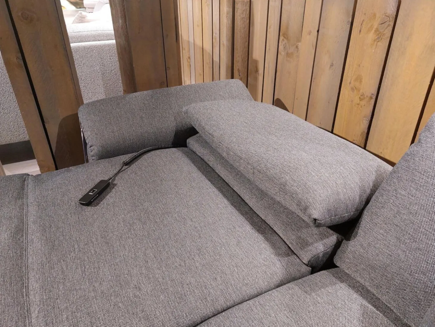 Ecksofa Gotera Stoff Twice Dark Grey Grau Füße Chrom Glänzend Mit Teilmotorischer Schlaffunktion