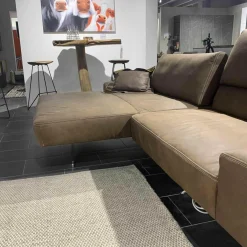 Ecksofa Hennessie Leder A-India Muskat Schwertkufe Nickel Satiniert