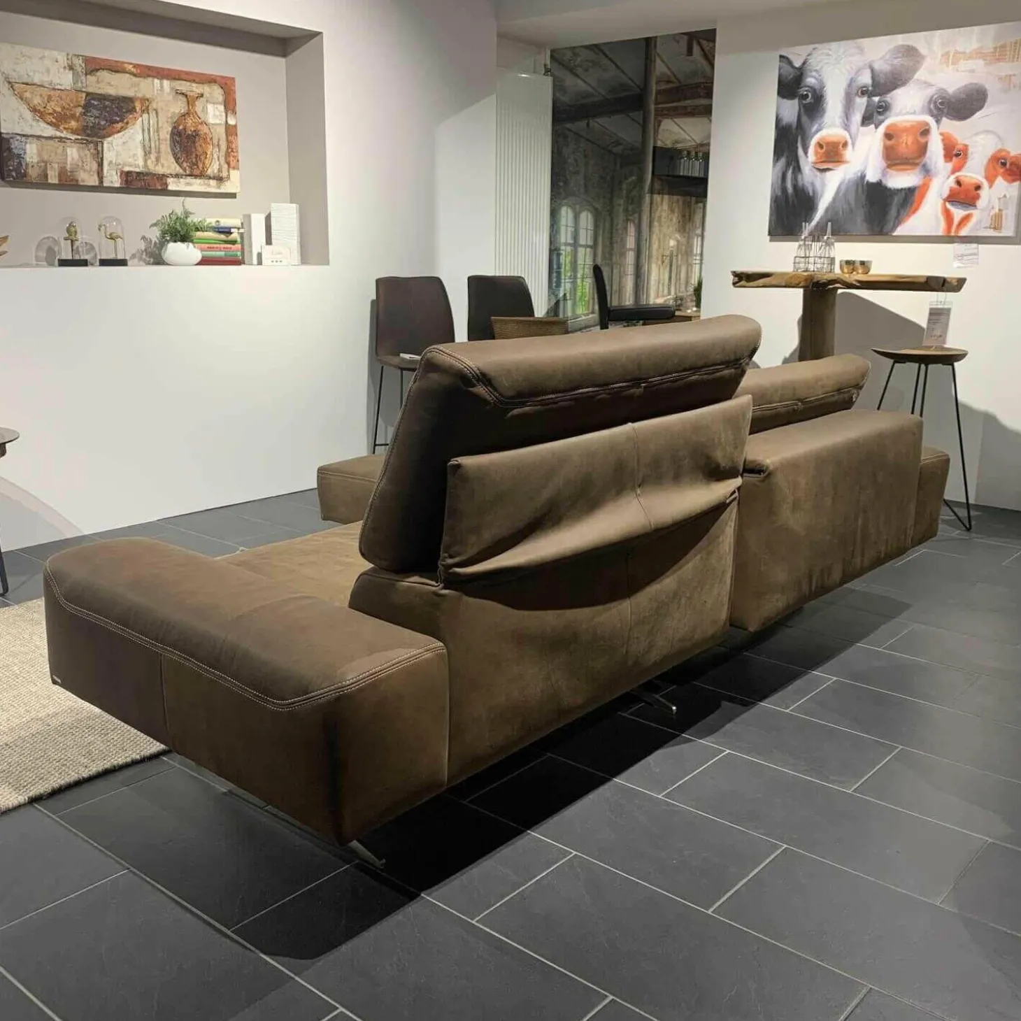 Ecksofa Hennessie Leder A-India Muskat Schwertkufe Nickel Satiniert