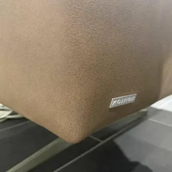 Ecksofa Hennessie Leder A-India Muskat Schwertkufe Nickel Satiniert