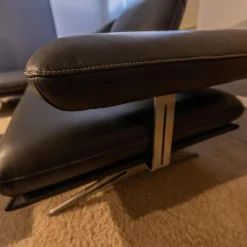 Ecksofa Hoover Bezug Leder C Classic Pepper Schwarz Metallkufe Nickel Satiniert Faden 0321 Hellgrau