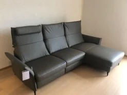 Ecksofa HU RL20001 Leder Vivre Greystone Grau Füße Aluminium Schwarz Lackiert Mit Verstellbaren Rückenpolster