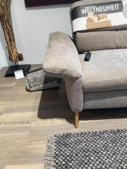 Ecksofa Jacksonville Stoff Yelda Taupe Beige Füße Massivholz Geölt
