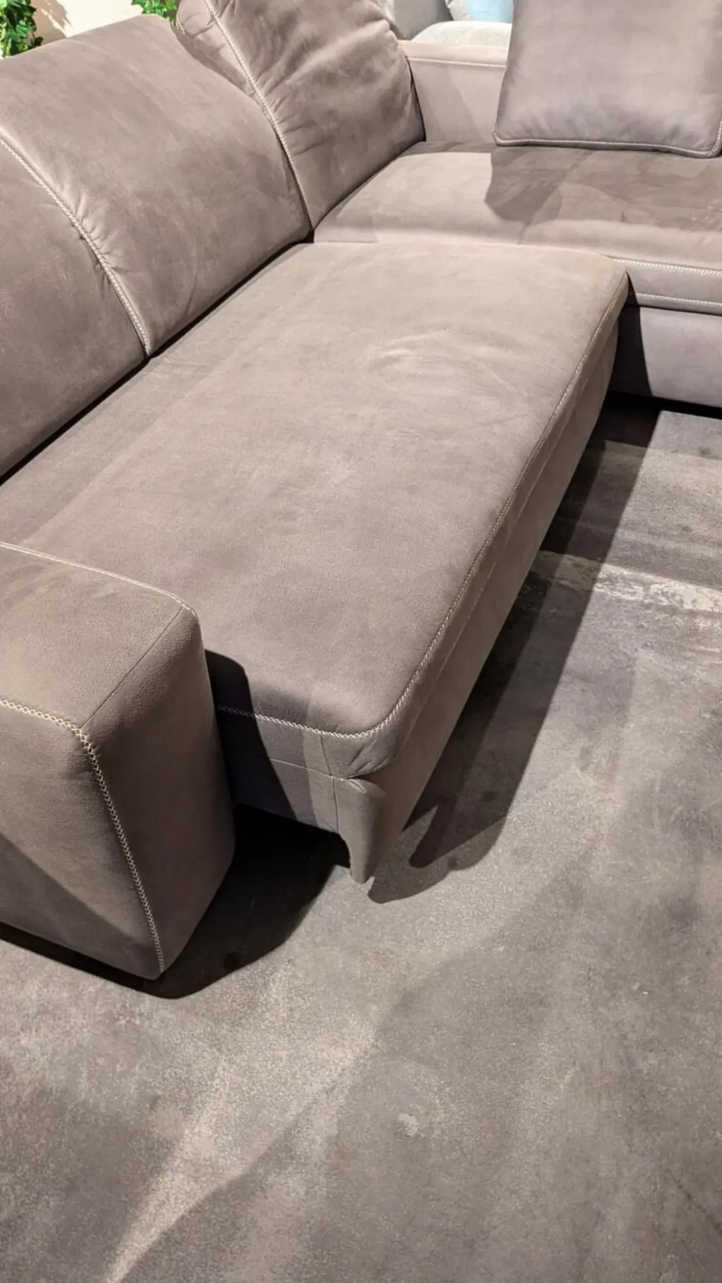Ecksofa Lagora Stoff Delux Anthrazit Holzfuß 714 Mit Metall Ummantelt Inklusive Kissen