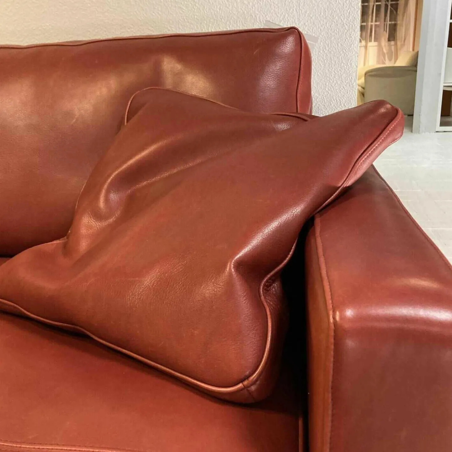 Ecksofa Leder Rot 1/96 Füße Chrom mit 2 Armlehnkissen