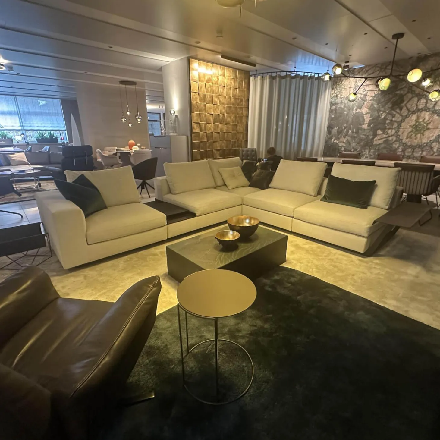 Ecksofa Living Landscape Stoff Garbo 7737 Pearl 25 Beige Sockel Buche Schwarz Lackiert