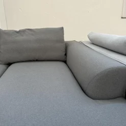 Ecksofa Mell Lounge Stoff 7208 Steingrau Grau Fußrahmen P120 Pulverbeschichtet Schwarz